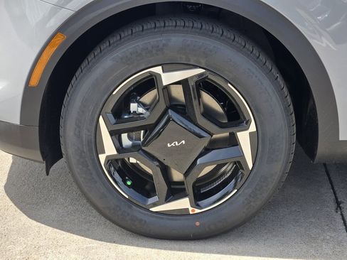 New 2026 Kia Sportage EX FWD image 8