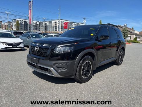 Used 2025 Nissan Pathfinder Rock Creek AWD/4WD image 3