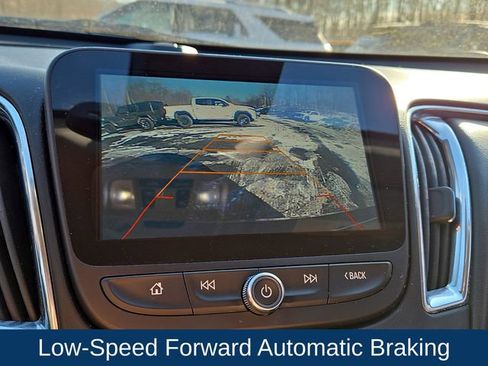 Used 2017 Chevrolet Malibu Premier w/ Premier Sun and Wheel Package image 22