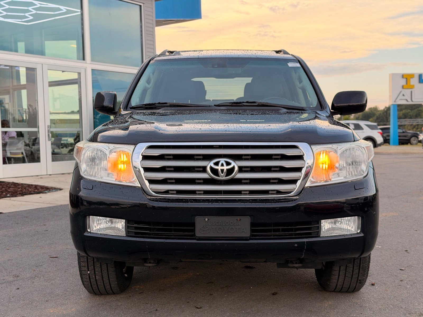 Used 2011 Toyota Land Cruiser w/ Upgrade Pkg AWD/4WD image 4