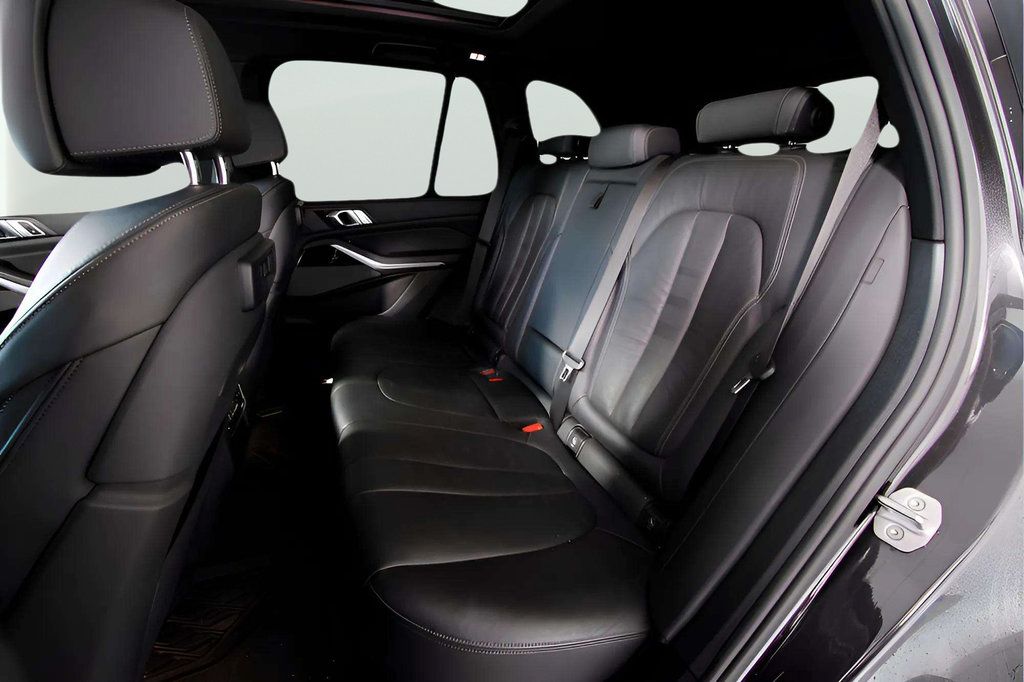 Used 2019 BMW X5 xDrive50i AWD/4WD image 32