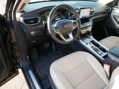 Used 2021 Ford Explorer Limited w/ Equipment Group 301A image 11