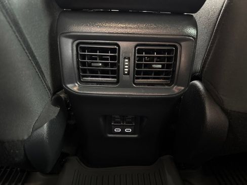 Used 2025 Toyota RAV4 XLE FWD image 10