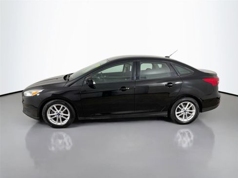 Used 2018 Ford Focus SE image 4