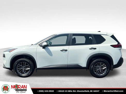 Used 2022 Nissan Rogue S AWD/4WD image 2