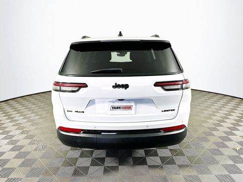 Certified 2023 Jeep Grand Cherokee L Limited w/ Black Appearance Package AWD/4WD image 9