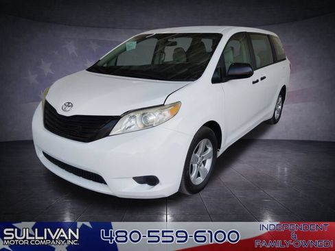 Used 2017 Toyota Sienna L FWD image 1