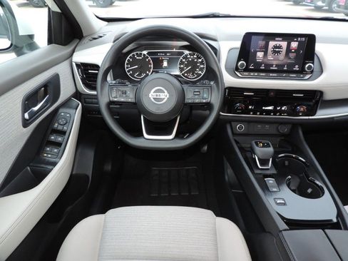 Certified 2021 Nissan Rogue SV image 21