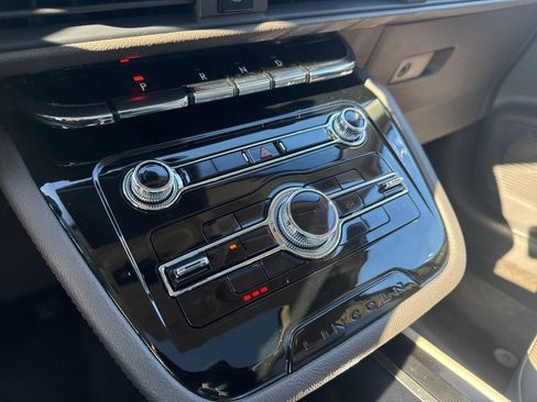 Used 2021 Lincoln Corsair FWD w/ Premium Package image 23