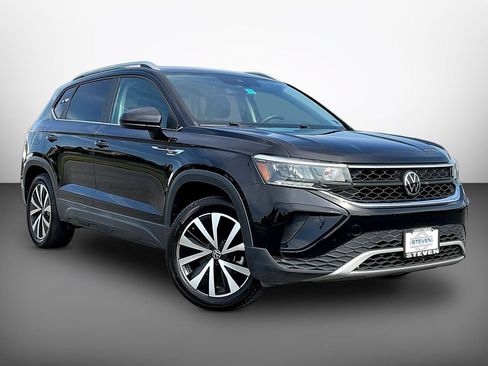 Used 2023 Volkswagen Taos SE AWD/4WD image 1