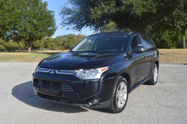 Used 2014 Mitsubishi Outlander SE FWD image 1