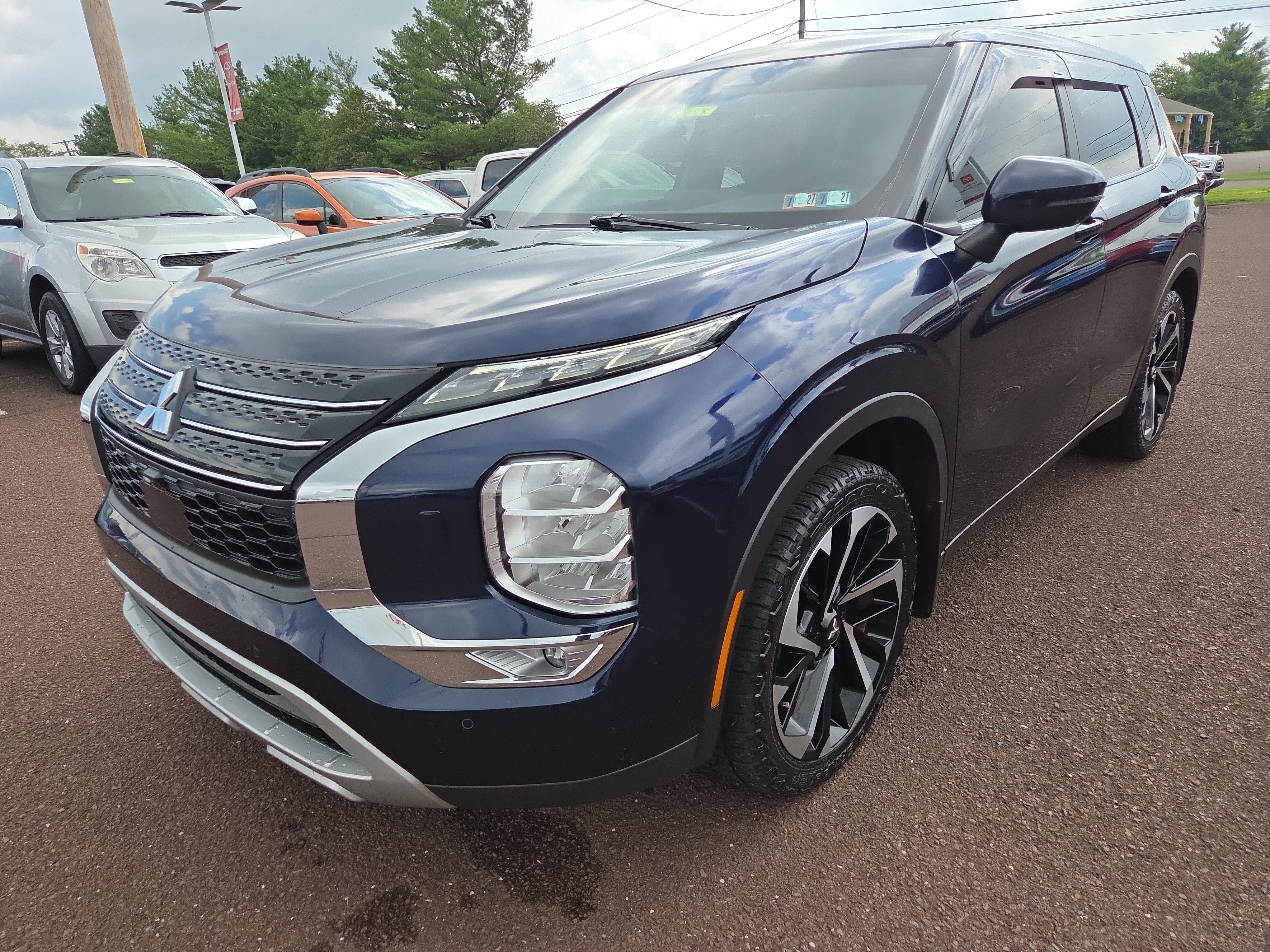 Used 2024 Mitsubishi Outlander SE Black Edition AWD/4WD image 7