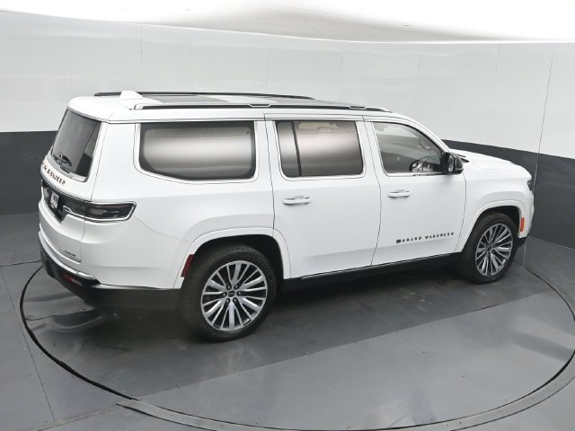 Used 2023 Jeep Grand Wagoneer Series III AWD/4WD image 43