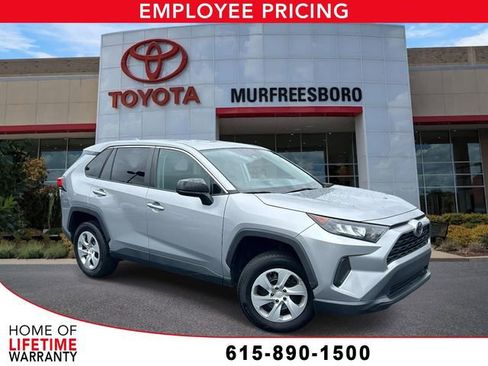 Used 2022 Toyota RAV4 LE FWD image 1