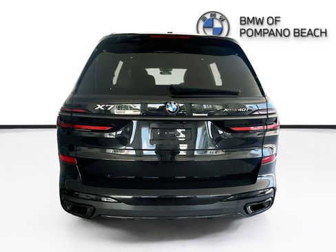 Used 2025 BMW X7 xDrive40i w/ M Sport Package image 5