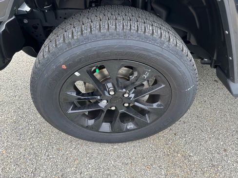 Used 2022 Jeep Gladiator Overland image 8