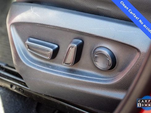 Used 2022 Toyota Corolla Cross XLE image 17