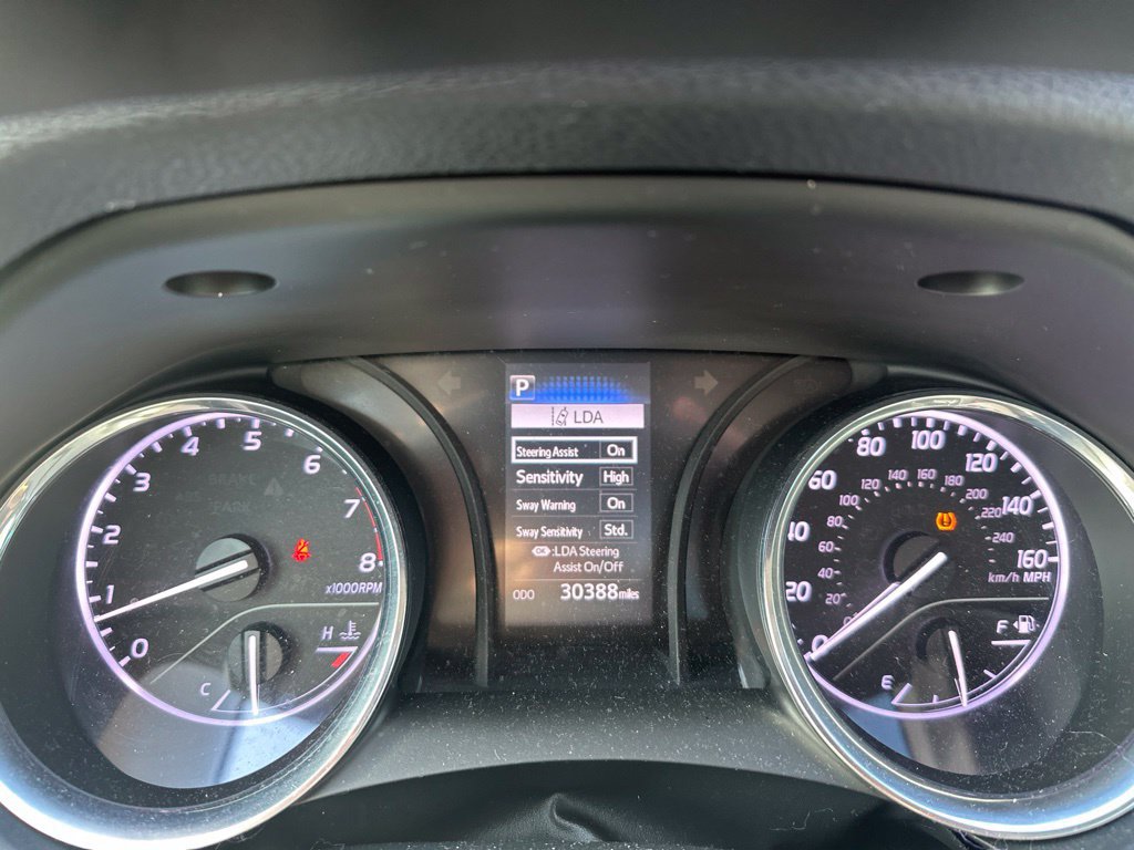 Used 2020 Toyota Camry SE FWD image 15