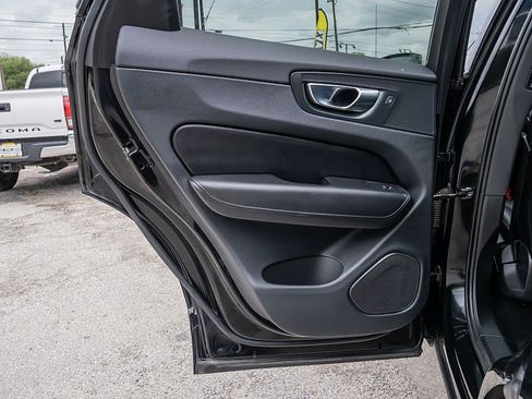 Used 2023 Volvo XC60 B5 Plus w/ Climate Package image 11