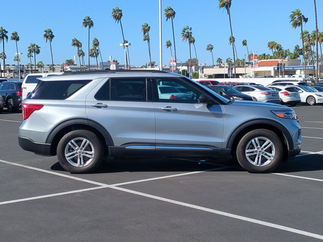 Used 2023 Ford Explorer XLT RWD image 4