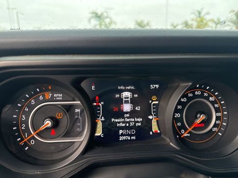 Used 2024 Jeep Gladiator Mojave w/ Convenience Group AWD/4WD image 20