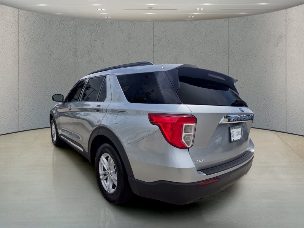 Used 2023 Ford Explorer XLT RWD image 3