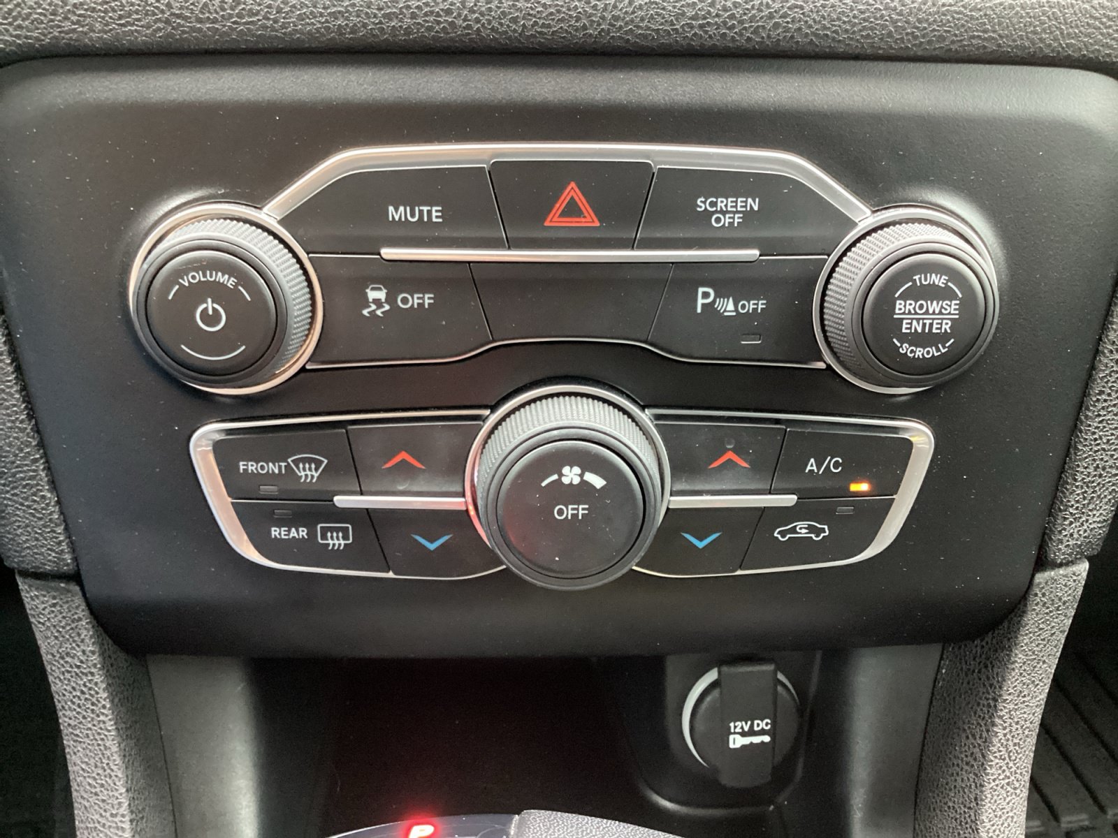 Used 2023 Dodge Charger SXT RWD image 18