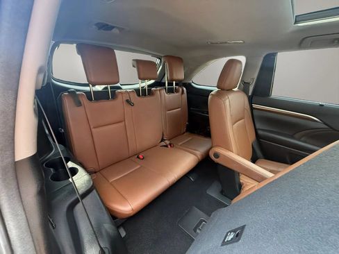 Used 2018 Toyota Highlander Limited Platinum AWD/4WD image 55