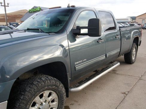 Used 2011 GMC Sierra 3500 SLE w/ SLE Preferred Package image 6