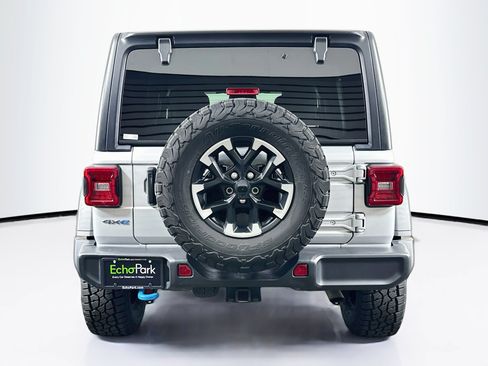 Used 2024 Jeep Wrangler Unlimited Rubicon 4xe AWD/4WD image 7
