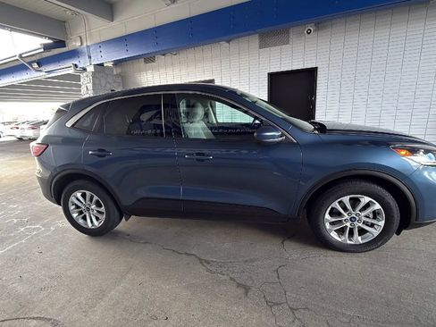 Used 2020 Ford Escape SE FWD image 6