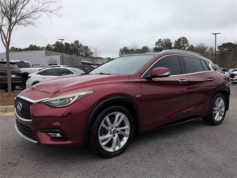 Used 2017 INFINITI QX30 Premium w/ Navigation Package image 7