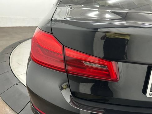 Used 2019 BMW 530e w/ Convenience Package RWD image 12