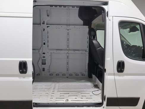 Used 2023 RAM ProMaster 3500 w/ Safety Group FWD image 17