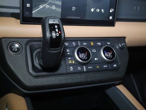Used 2025 Land Rover Defender 110 X-Dynamic SE AWD/4WD image 26