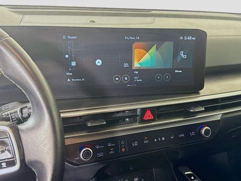 Used 2024 Kia Sorento S image 18