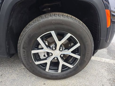 Used 2023 Jeep Grand Cherokee Limited image 32