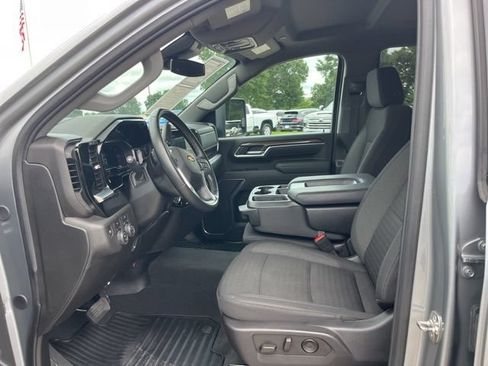 Used 2025 Chevrolet Silverado 2500 LT w/ Convenience Package AWD/4WD image 16