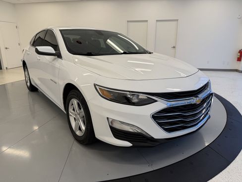 Used 2020 Chevrolet Malibu LS image 1