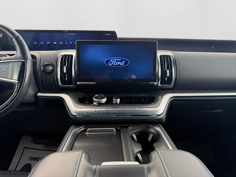 Used 2025 Ford Expedition Max Platinum w/ Stealth Performance Package AWD/4WD image 31