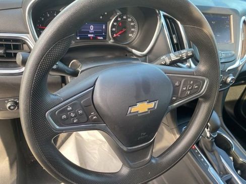 Used 2022 Chevrolet Equinox LT image 18