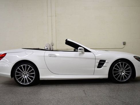 Used 2017 Mercedes-Benz SL 550 image 4
