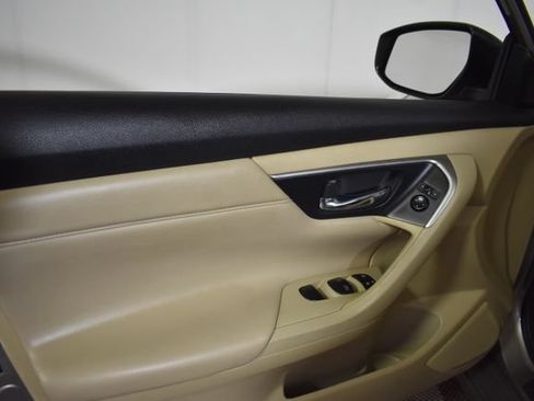 Used 2015 Nissan Altima 2.5 SV w/ Convenience Package FWD image 7