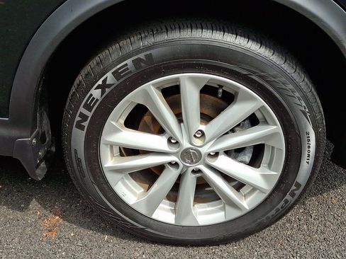 Certified 2017 Nissan Rogue Sport SV w/ SV Premium Package FWD image 8