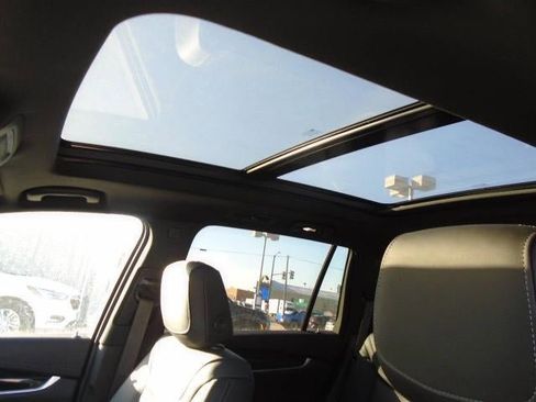 Used 2022 Cadillac XT6 Premium Luxury w/ Technology Package image 18