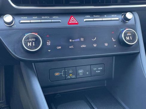 Certified 2024 Hyundai Sonata SEL w/ Convenience Package FWD image 19