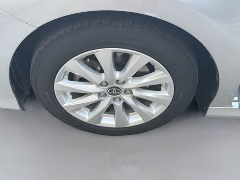 Used 2020 Toyota Camry LE FWD image 33