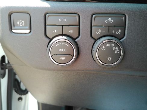 Used 2026 Chevrolet Silverado 1500 LT AWD/4WD image 22