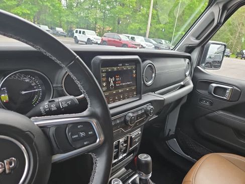 Used 2023 Jeep Wrangler Sahara w/ Cold Weather Group AWD/4WD image 24