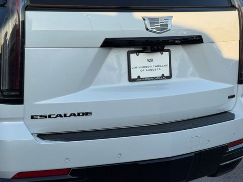 New 2026 Cadillac Escalade ESV Sport w/ LPO, ONYX Package image 8